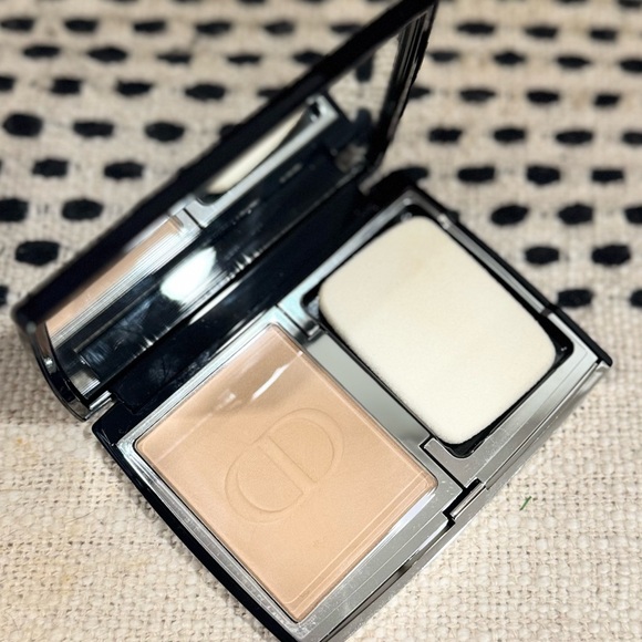 Dior FOREVER Natural Velvet Foundation Makeup - Picture 1 of 2